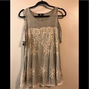 IZ cold shoulder gray with lace top